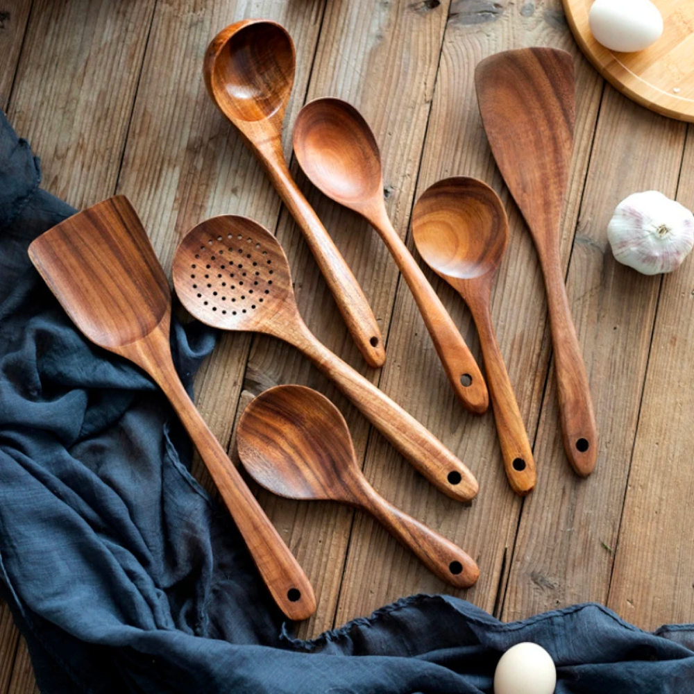 Conjunto de Utensílios de Cozinha em Madeira Natural – 7 Peças