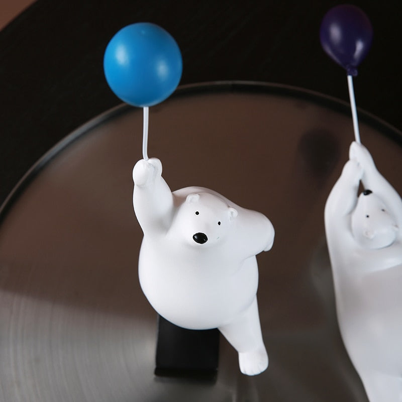 Escultura de Urso Polar com Balão Nanu