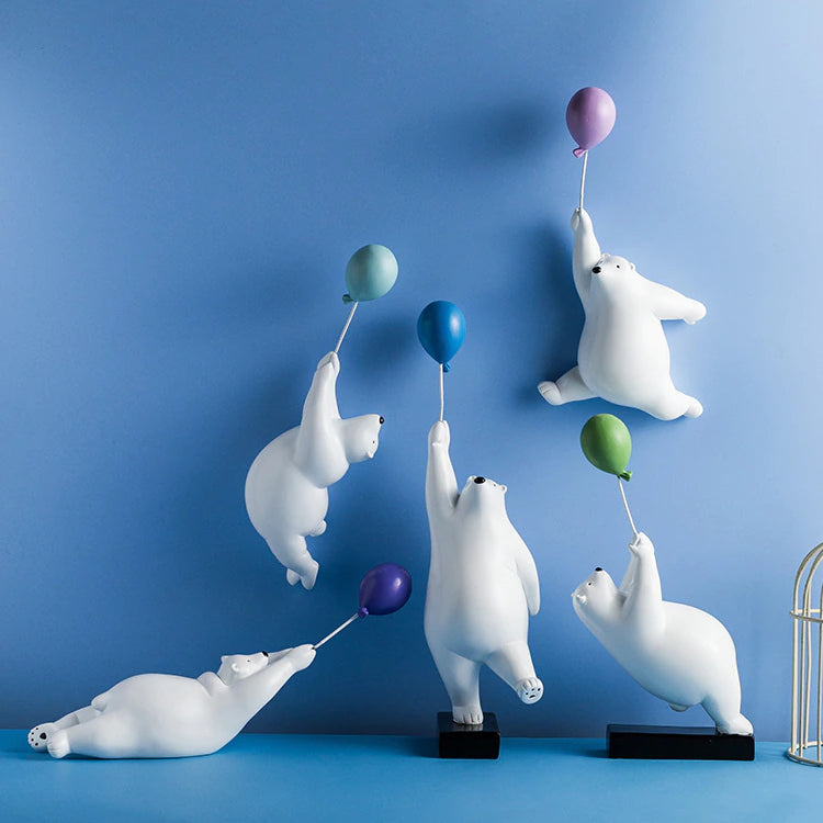 Escultura de Urso Polar com Balão Nanu