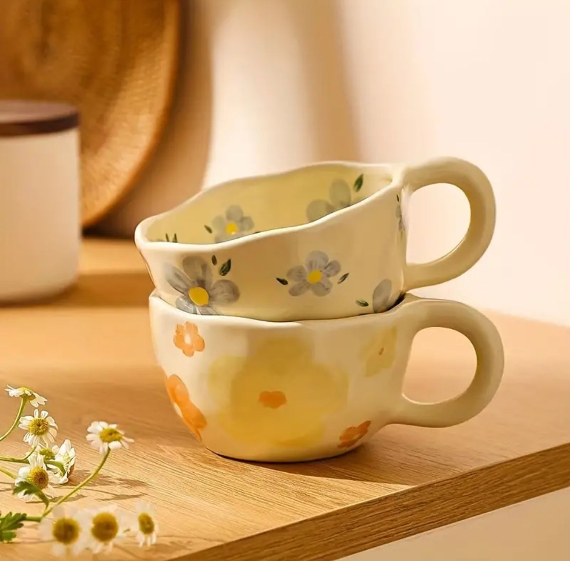 Caneca em Cerâmica Pintada à Mão Flora – 250ml