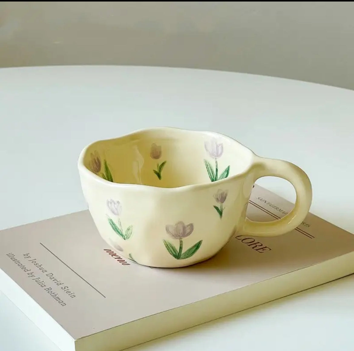 Caneca em Cerâmica Pintada à Mão Flora – 250ml