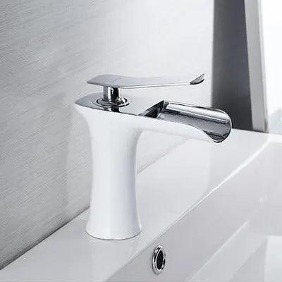 Torneira de Lavatório Monocomando em Cascata