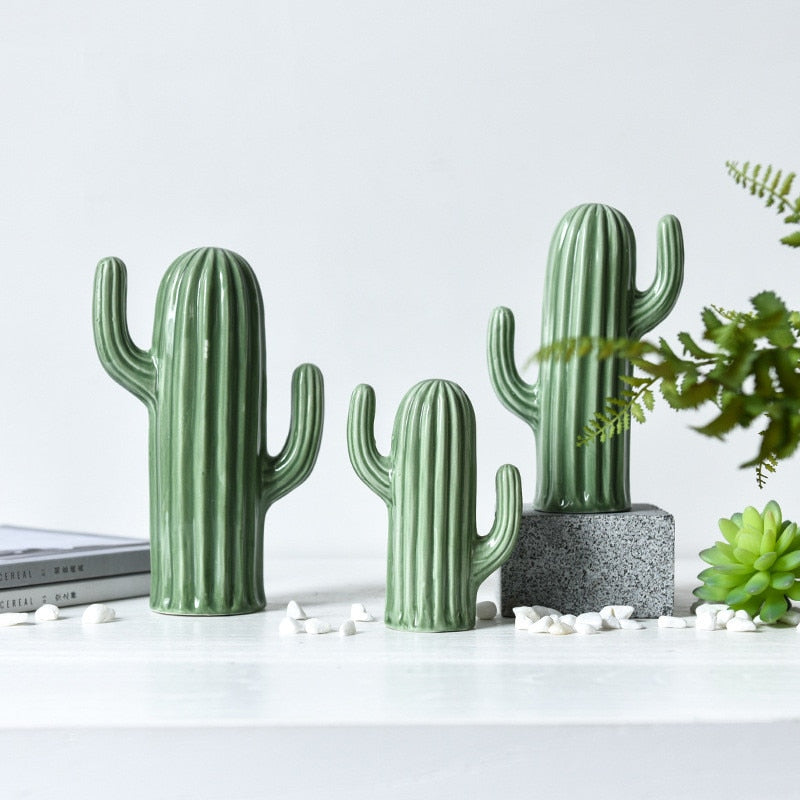Escultura de Cato em Cerâmica Verde Saguaro
