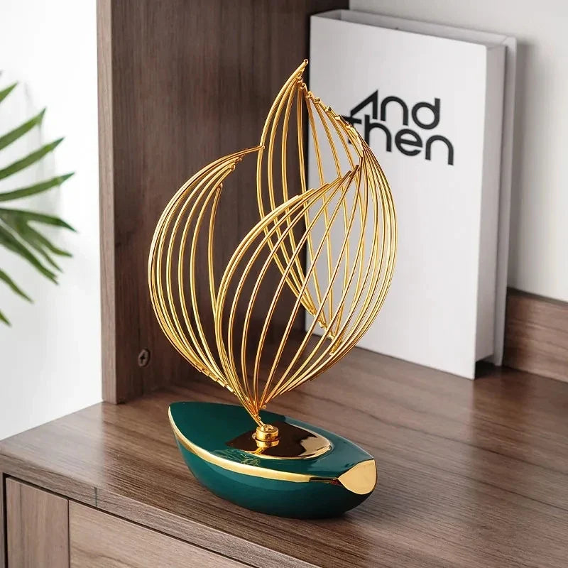 Elegante Escultura Abstrata em Cerâmica