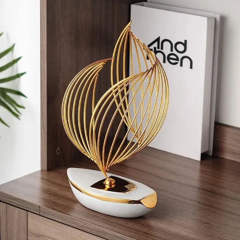 Elegante Escultura Abstrata em Cerâmica