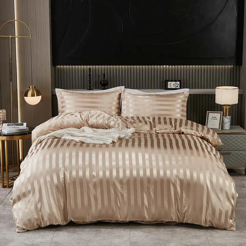 Luxuoso Conjunto de Roupa de Cama em Cetim às Riscas