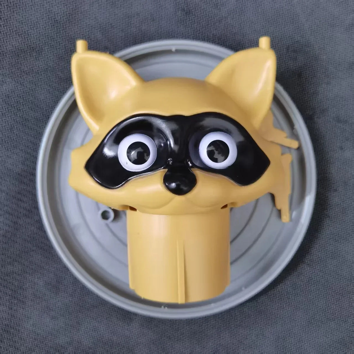 Suporte de Papel Higiénico Guaxinim – Um Acessório Divertido para a Casa de Banho