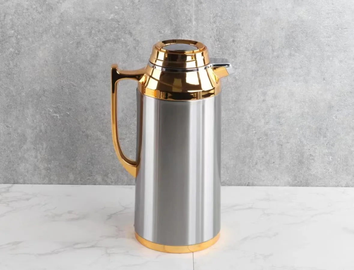 Elegante Termo de Vácuo Dourado