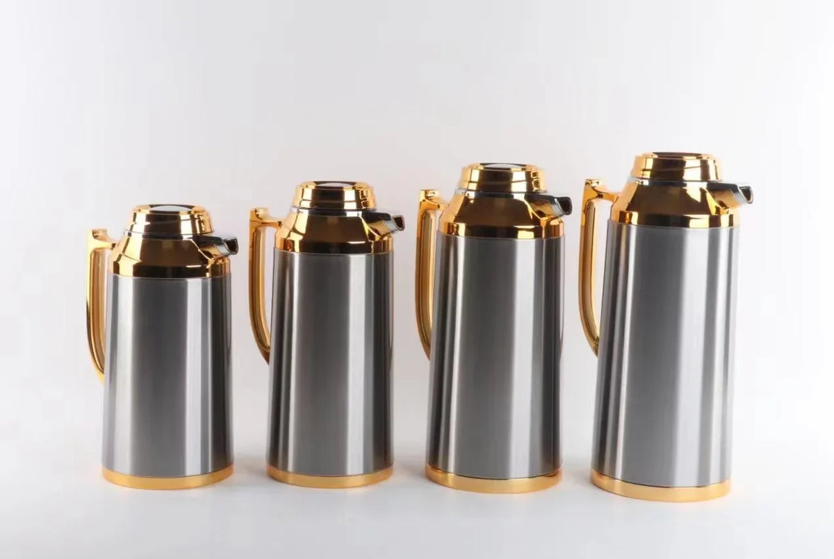 Elegante Termo de Vácuo Dourado