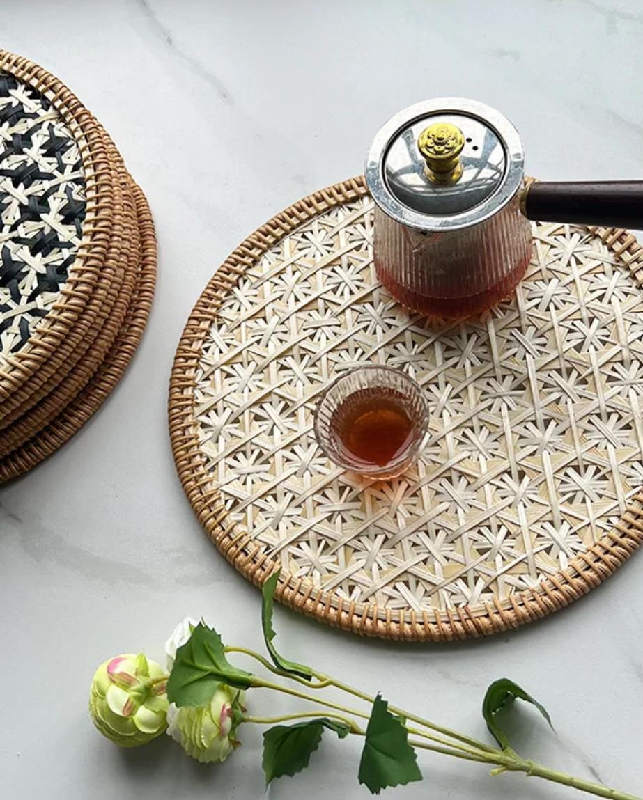 Individuais Entrançados em Rattan Natural – 30cm