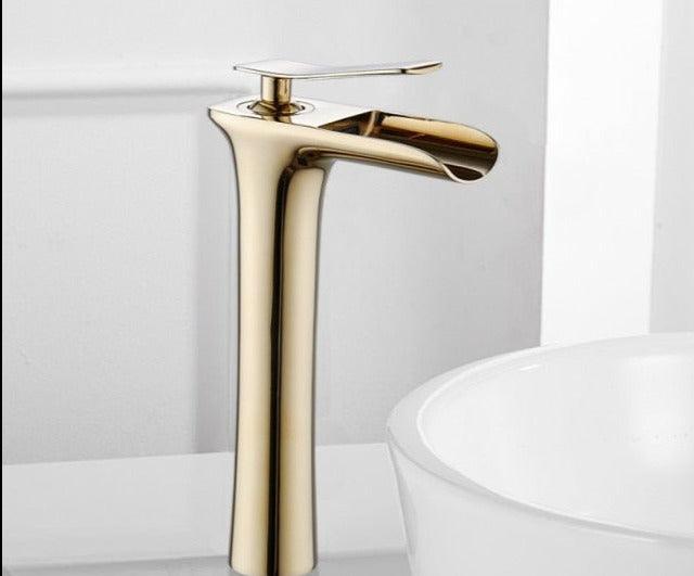 Torneira de Lavatório Moderna em Cascata