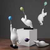 Escultura de Urso Polar com Balão Nanu