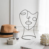 Escultura de Rosto Abstrato em Arte Linear Miro