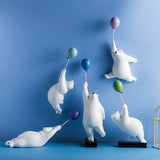 Escultura de Urso Polar com Balão Nanu