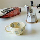 Caneca em Cerâmica Pintada à Mão Flora – 250ml