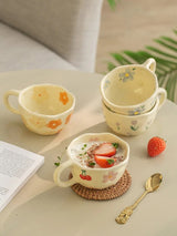 Caneca em Cerâmica Pintada à Mão Flora – 250ml