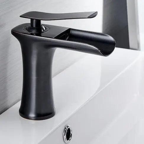 Torneira de Lavatório Monocomando em Cascata