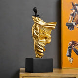 Elegante Escultura Feminina Abstrata