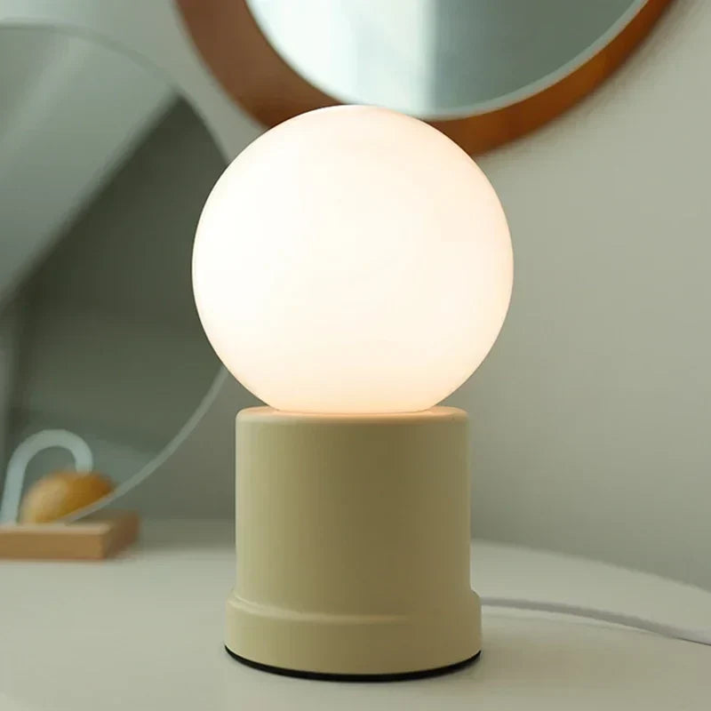 Tuija - Pequeno Candeeiro de Mesa Mobiliário Bauhaus