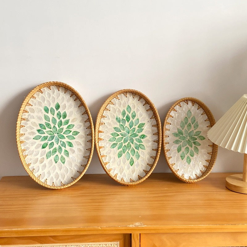 Tabuleiro de Servir Oval Luxe em Rattan e Madrepérola