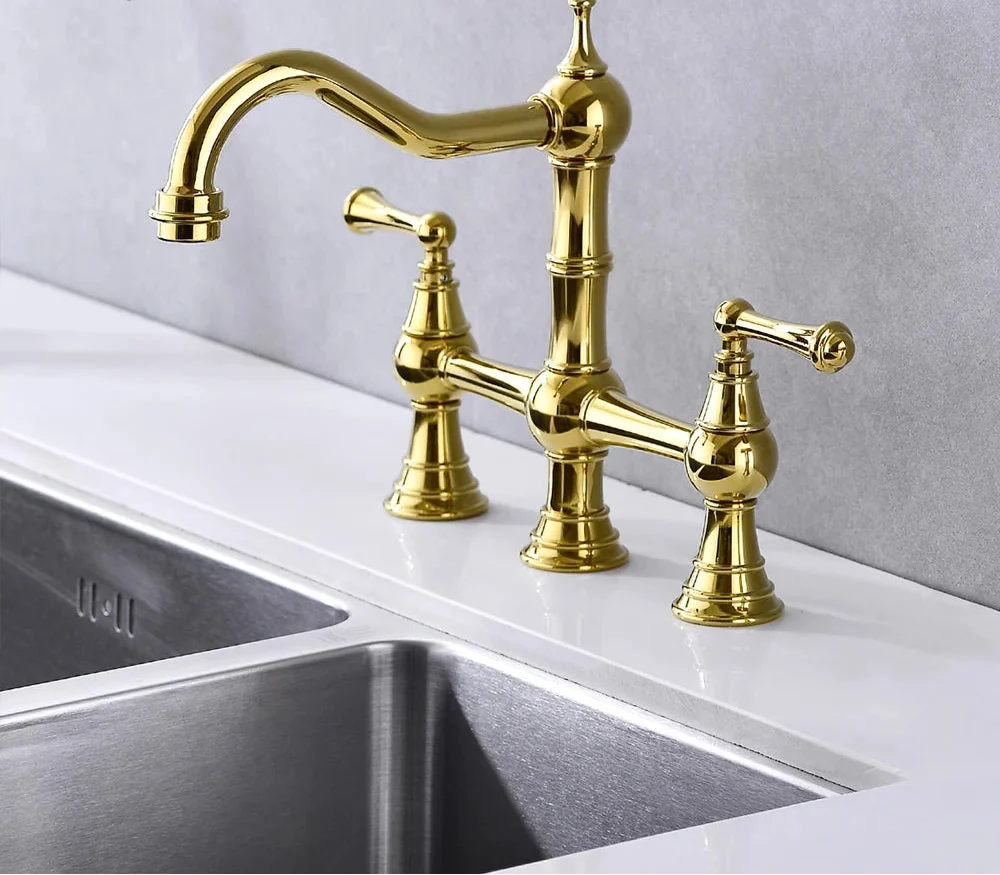 Elegante Torneira de Cozinha Giratória