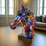 Vibrante Escultura de Animal em Graffiti