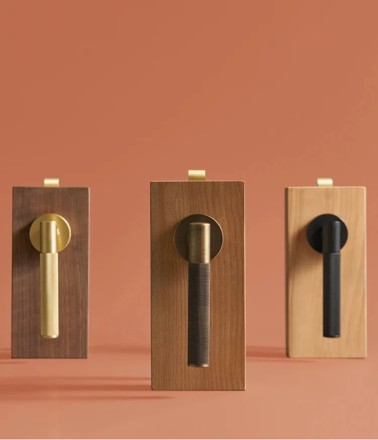 Elegante Conjunto de Puxadores de Porta em Bronze
