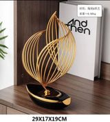 Elegante Escultura Abstrata em Cerâmica