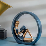 Elegante Estátua Leitora de Yoga