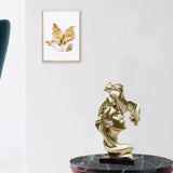 Elegante Escultura de Amantes em Resina