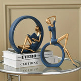 Elegante Estátua Leitora de Yoga