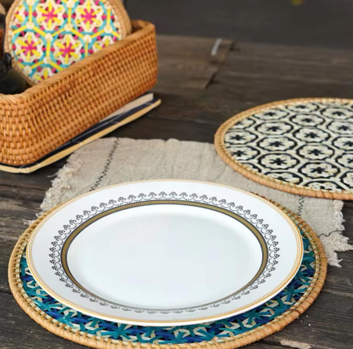 Individuais Entrançados em Rattan Natural – 30cm
