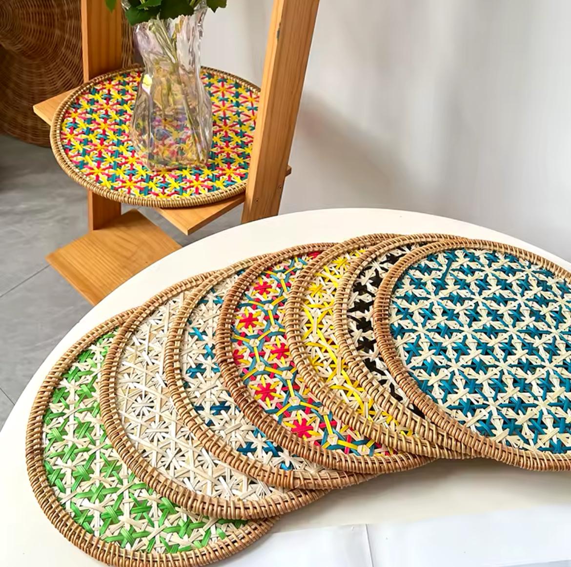 Individuais Entrançados em Rattan Natural – 30cm