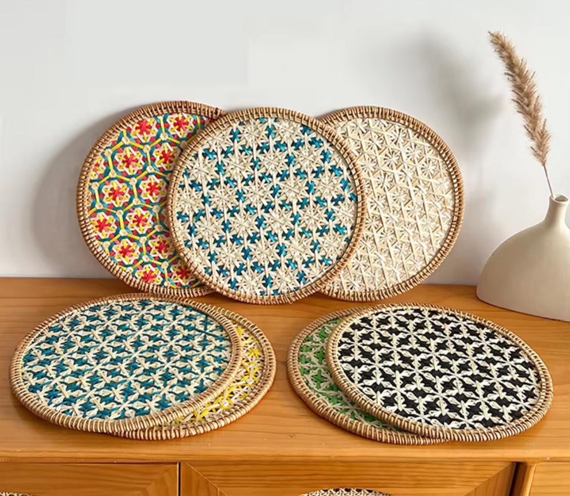 Individuais Entrançados em Rattan Natural – 30cm