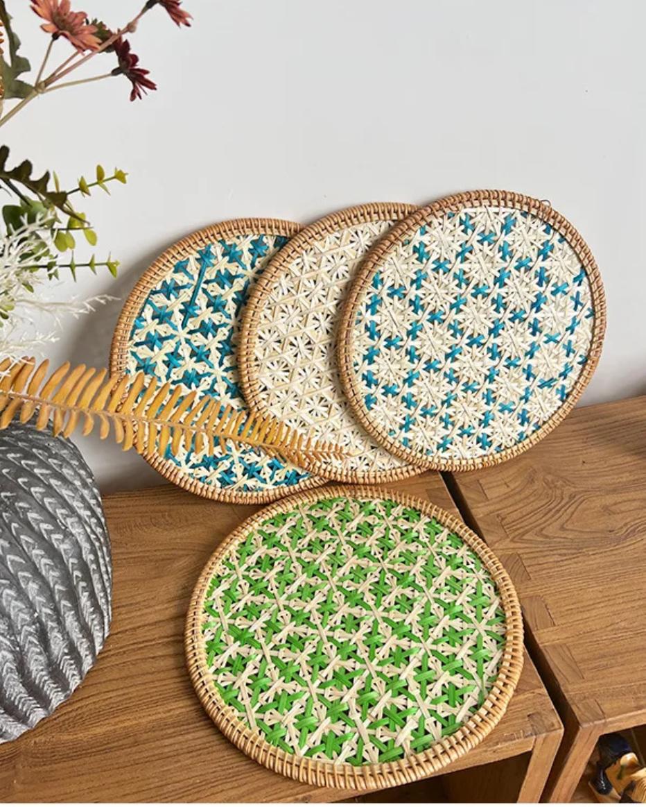 Individuais Entrançados em Rattan Natural – 30cm