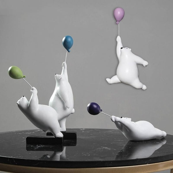Escultura de Urso Polar com Balão Nanu