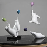 Escultura de Urso Polar com Balão Nanu