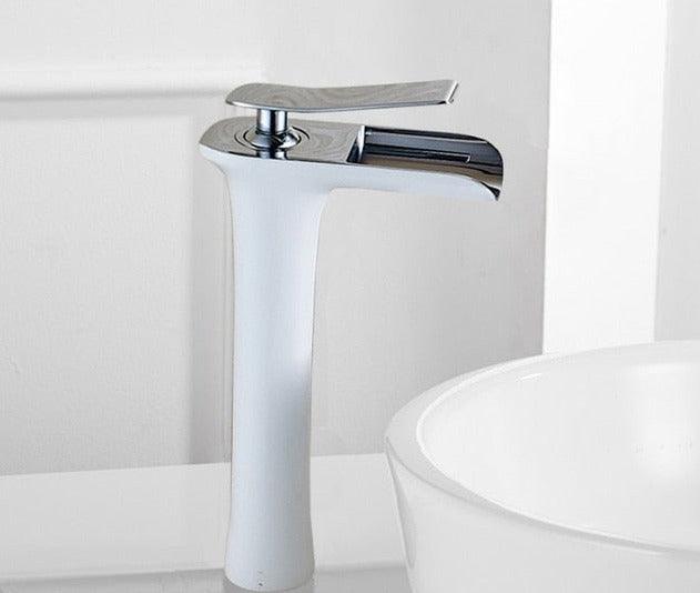 Torneira de Lavatório Moderna em Cascata